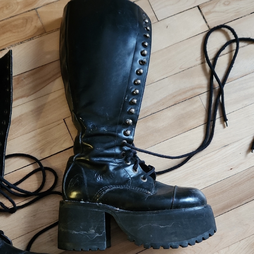 Black Platform Lace-Up Leather Boots - Picture 2 of 16